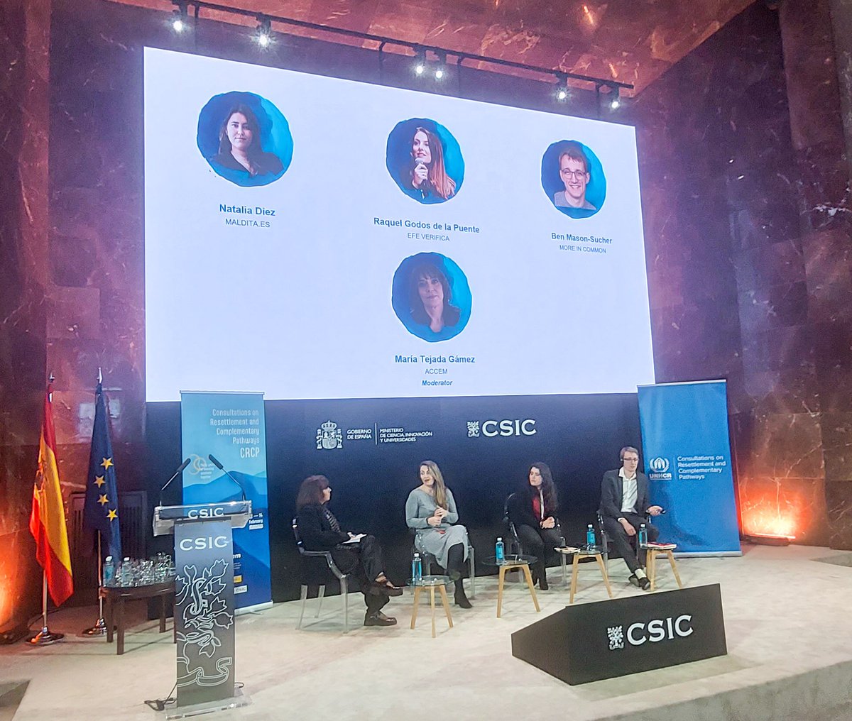SEstadoMigr's tweet photo. 🎙Hoy en la #CRCP2025 ha sido el turno de los medios de comunicación y redes sociales.

Se han tratado las narrativas públicas, los verificadores y los discursos de odio y su impacto en la integración de las personas refugiadas

#SecuringSolutionsTogether

@Refugees @Accem_ong https://t.co/qd0rPrJGOS
