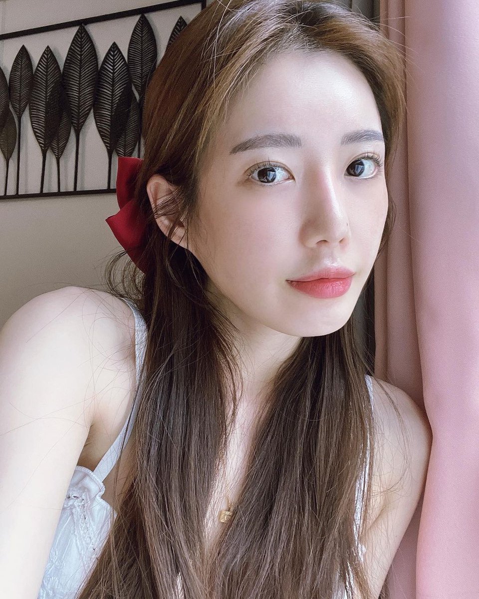 Valentine's Day 2025 Valentine's Day 2025: Valentine's Day, observed on February 14, celebrates love and affection. This special occasion provides an opportunity to express your feelings for someone special🥳📷