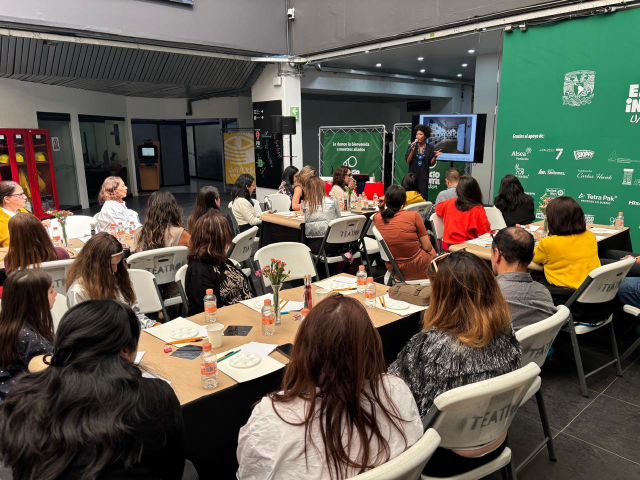 bettsmo's tweet photo. Esta semana tuve la oportunidad de participar en una actividad con Angélica Dass que me dejo muchas reflexiones acerca de lo importante que es la diversidad para seguir innovando. https://t.co/x5n4kclNLr https://t.co/kNjRHc8Y5O