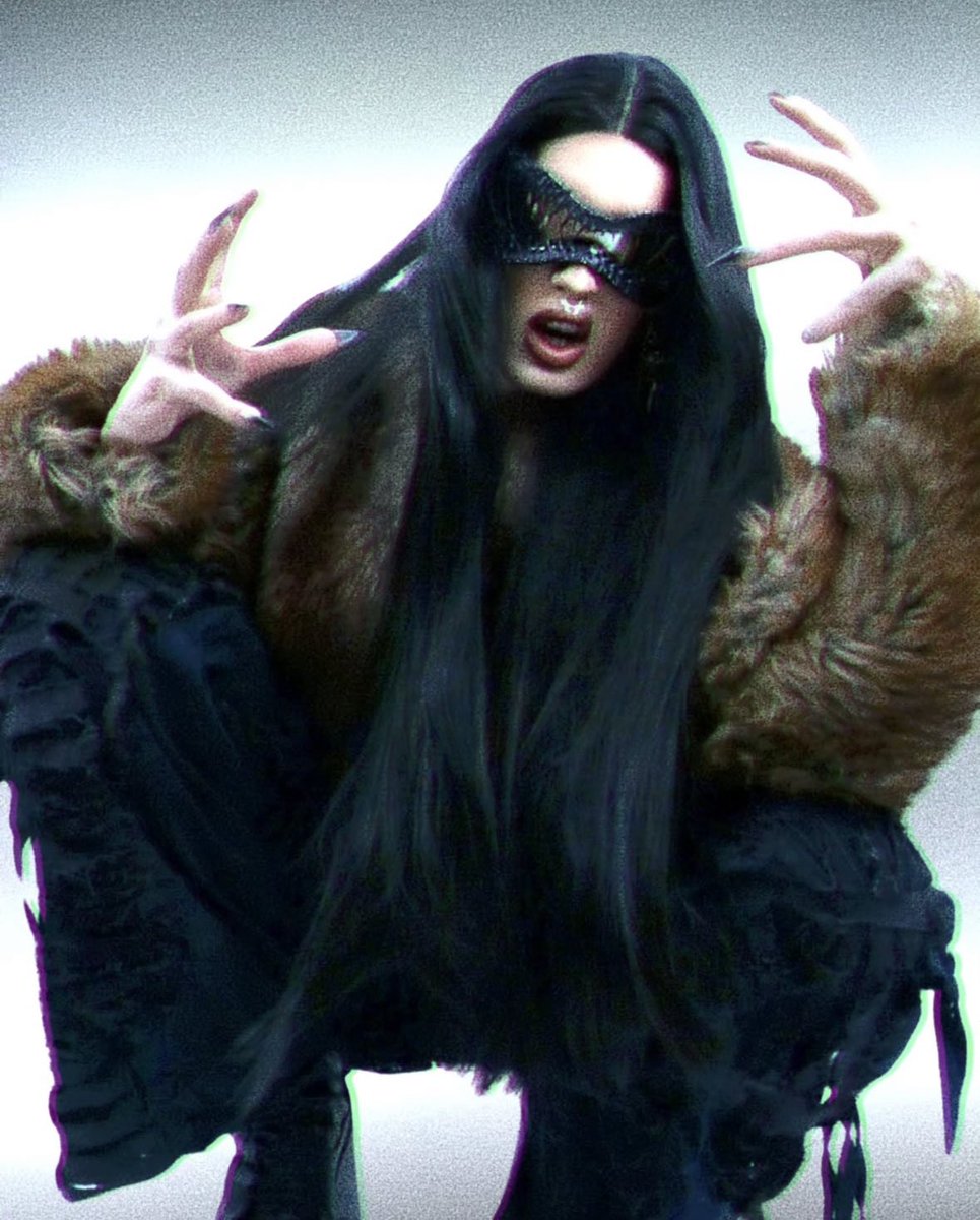 Drag_Crave's tweet image. Roem looks astounding for HiekeFashion’s "Not My Skin" fashion collection.