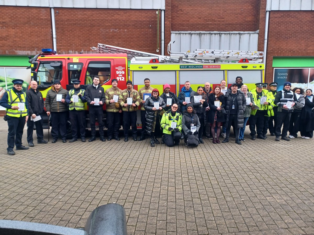 BrumPolice's tweet photo. Birmingham Partnerships, Engagement officer has been out on Erdington High Street today with multiple partner agencies. Promoting the new PSPO. Joined by outreach teams too.
@ErdingtonWMP
@WMFSErdington
#OpFearless https://t.co/Stn3PeM1iJ