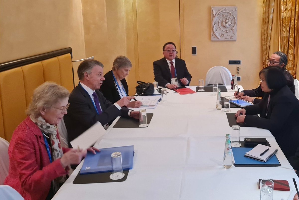 TheElders's tweet photo. The Elders met Myanmar's National Unity Government Foreign Minister @ZinMarAungNUG at #MSC2025 to discuss a pathway to a democratic transition and peace in the country. Elections held under the current circumstances can be neither free nor fair. https://t.co/75pJRqka1S