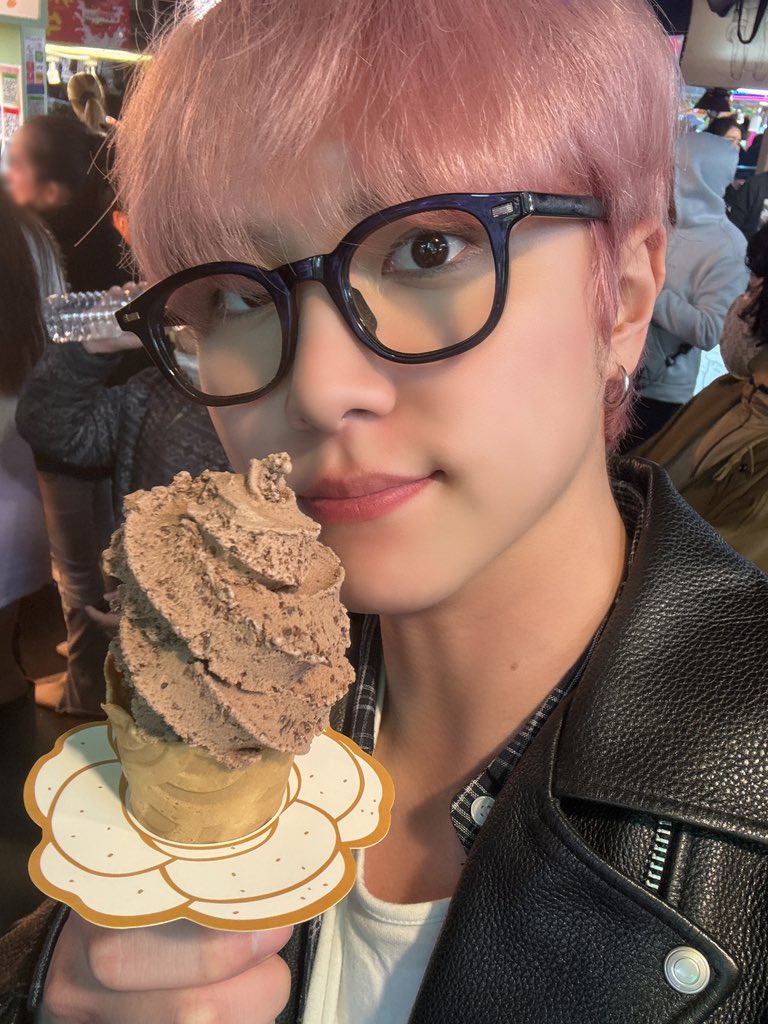 WEi__Member's tweet photo. [#동한] 대만도착~~! 낼봐용😘 https://t.co/vcRIQIWzwG