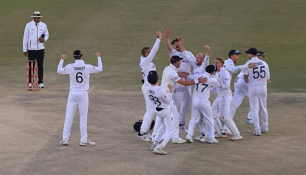 For those going solo on Valentines Day, don’t forget Zak Crawley also celebrates alone

Leading by example 💪💪💪