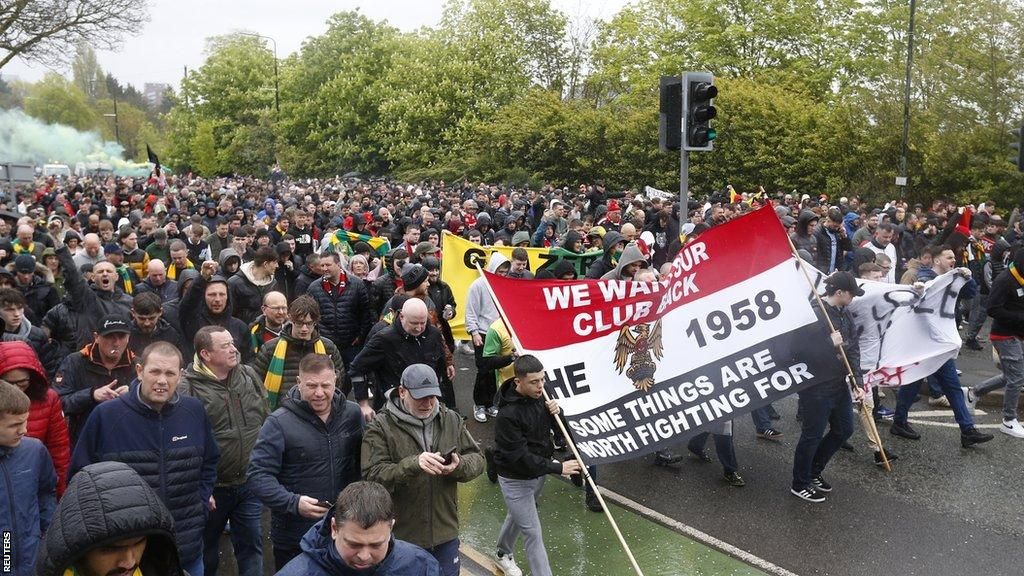 Angry Manchester United fans announce NEW Protest about how the club is being run! 

The 1958 protest Group has announced a new protest march before the United vs Arsenal game on March 9th! 

"We are angry, the fans are angry and it's been building for some time" <a href="/The__1958/">The 1958</a>