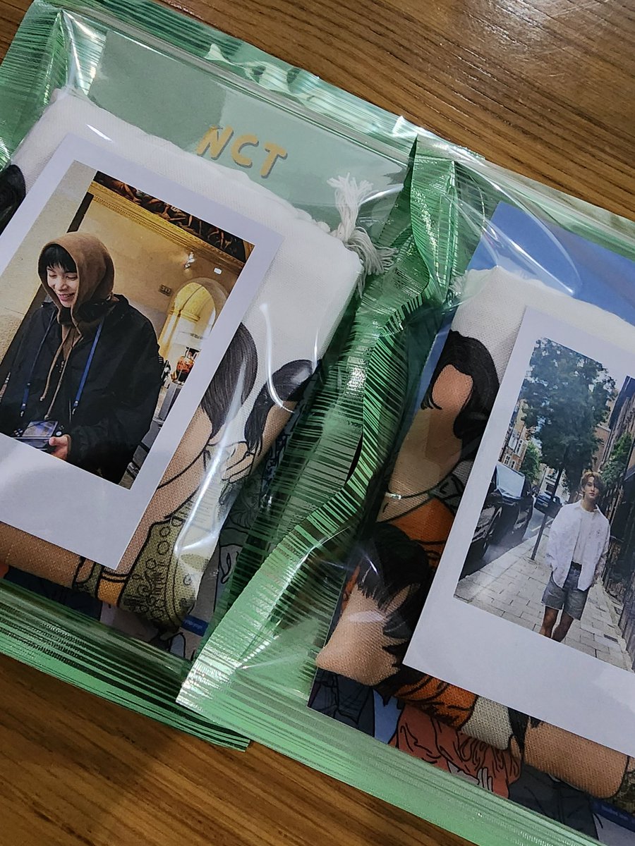 Hello hello~~
Besok aku bawa freebies lagi ya. Klaimnya tunjukkin tweet ini aja yg udah kalian like. Tapi please jangan bergerombol datengnya 🥹 aku agak trauma karena pernah sampe kecakar. Detailnya aku tunggu dimana nanti aku infoin ya 🫶🏻🫶🏻