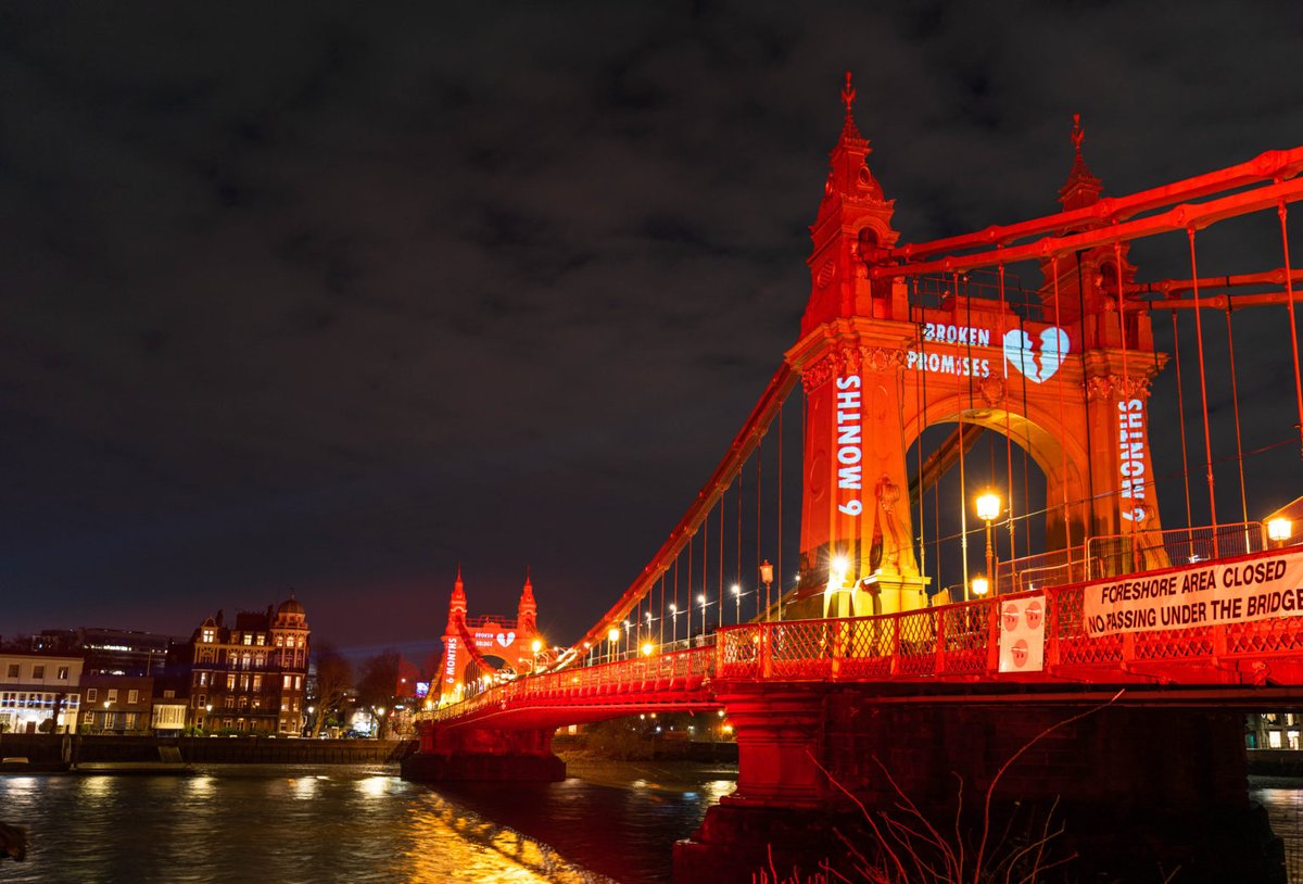 On Valentine’s Day 2021, we turned Hammersmith Bridge into the UK’s biggest Valentine’s card, highlighting a community’s heartbreak over its closure.

lciproductions.com/hammersmith-br…

#ValentinesDay #ProjectionMapping #HammersmithBridge