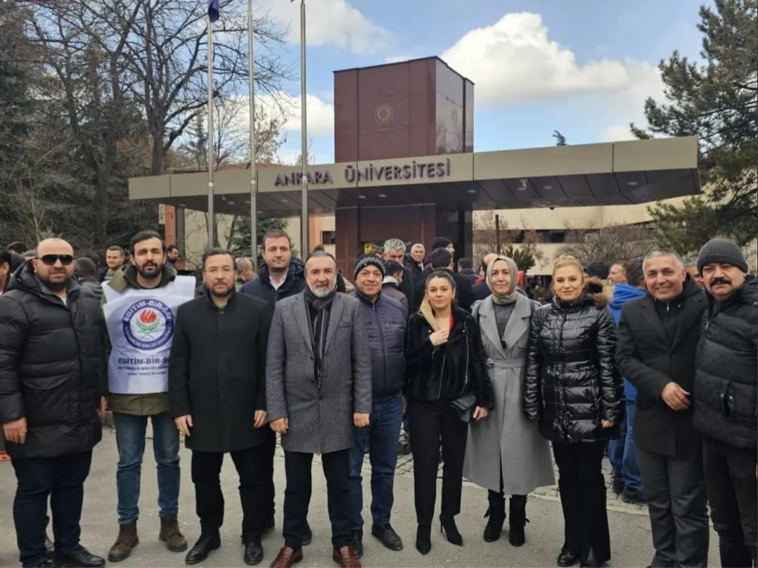 Ankara EBS 2 Nolu Şube Kadınlar Komisyonu (@2nolusbkadinebs) on Twitter photo Üniversite İdari Personelinin Yer Değişikliği Hakkı İçin Eylemdeydik. Toplu Sözleşme Kararına Uyulmalı; Verilen Sözler Tutulmalıdır. <a href="/_aliyalcin_/">Ali YALÇIN</a> <a href="/Sdka_Aydin/">Sıdıka AYDIN</a> <a href="/leventkose44/">levent köse</a> <a href="/AnkaraEbs/">EBS Ankara 2</a> <a href="/ebskadin/">Eğitim-Bir-Sen Kadın Komisyonu</a> <a href="/GulustanGu57744/">Gülüstan Gümüş</a> <a href="/bastugbirce/">Birce Baştuğ</a> <a href="/nurkorkmaz02/">nurhanımkorkmaz</a> Üniversite İdari Personelinin Yer Değişikliği Hakkı İçin Eylemdeydik. Toplu Sözleşme Kararına Uyulmalı; Verilen Sözler Tutulmalıdır. <a href="/_aliyalcin_/">Ali YALÇIN</a> <a href="/Sdka_Aydin/">Sıdıka AYDIN</a> <a href="/leventkose44/">levent köse</a> <a href="/AnkaraEbs/">EBS Ankara 2</a> <a href="/ebskadin/">Eğitim-Bir-Sen Kadın Komisyonu</a> <a href="/GulustanGu57744/">Gülüstan Gümüş</a> <a href="/bastugbirce/">Birce Baştuğ</a> <a href="/nurkorkmaz02/">nurhanımkorkmaz</a>