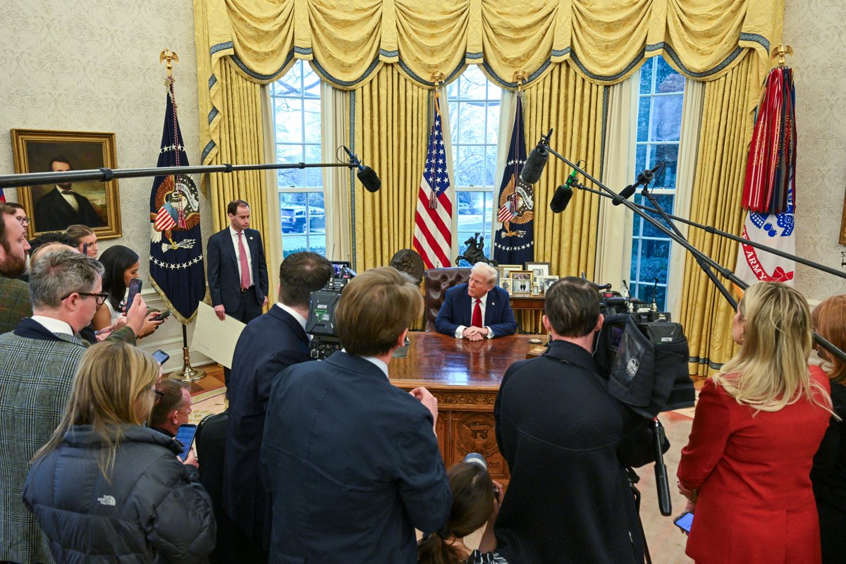 CPJ’s CEO Jodie Ginsberg urges the press to “defend ourselves” as outlets cave to President Donald Trump’s threats, in an op-ed for The Guardian.

“If vital media institutions are to survive this administration, it will be because essential media, on all sides, stand up clearly