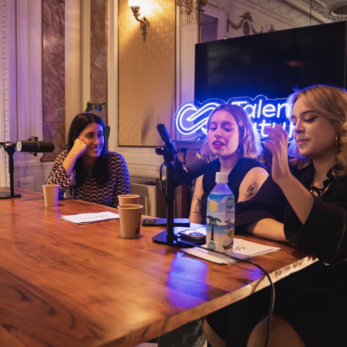 🎙️ Planazo de finde: escuchar Voces del Cambio!

En una de las cinco conversaciones inspiradoras sobre economía social, emprendimiento y sostenibilidad, hablamos con Silvia Fernández (<a href="/ArtePaliativo/">artepaliativo</a>) sobre el impacto del arte en los cuidados paliativos.

<a href="/empleogob/">Ministerio Trabajo y Economía Social</a>