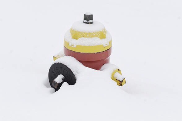 GPmedia_24's tweet image. CLEAR THE SNOW: In an emergency — every second counts … if you can’t see it, neither can firefighters. Local fire dept’s asking residents to do their part &amp;amp; clear the snow burying fire hydrants.
