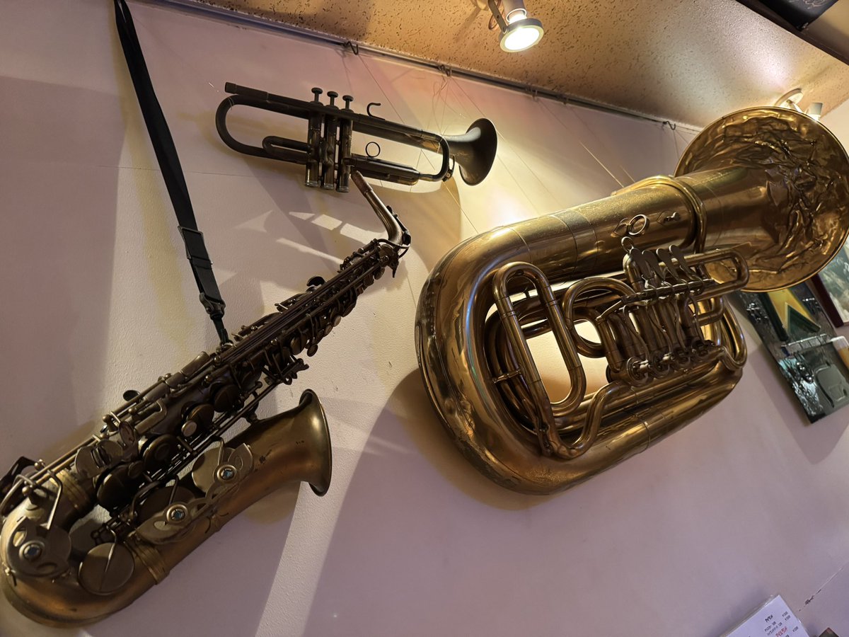 ミラフォンが吊られているバー