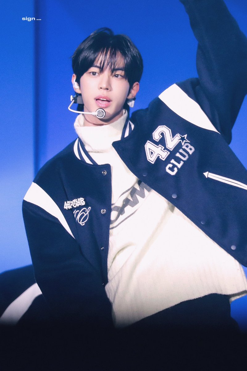 𝘀𝗶𝗴𝗻 tweet media