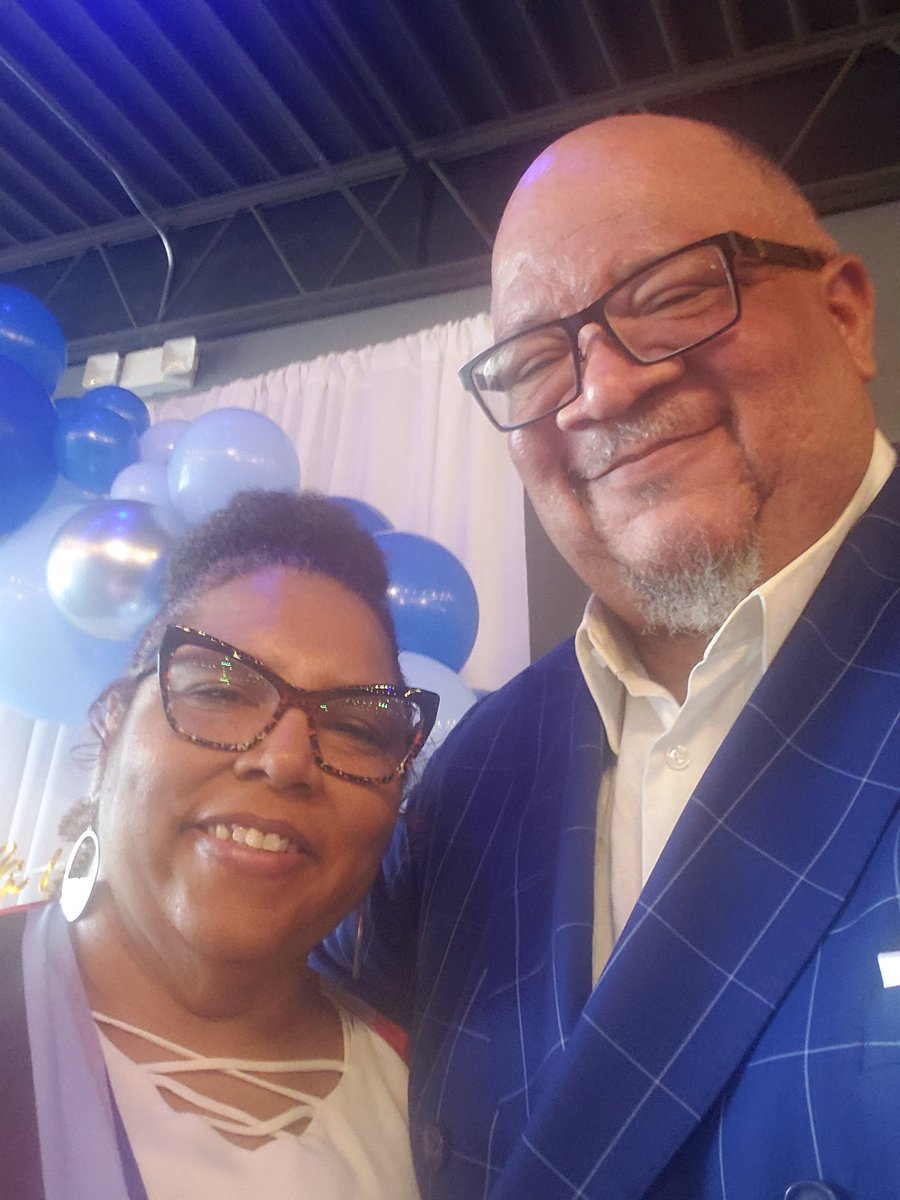 Reprod89's tweet photo. After 45 years, you are and forever will be my Valentine. 💝 @luvngothers #thisisus https://t.co/H2bSxSdMTE