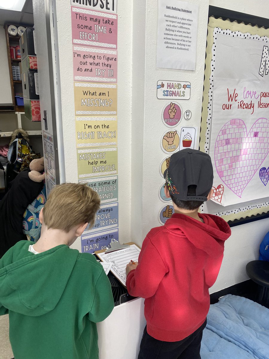 1CP LOVES a write the room! ❤️💝💌 <a href="/ces_misspetrone/">Miss Petrone</a> <a href="/CentralES1/">Central ES</a>