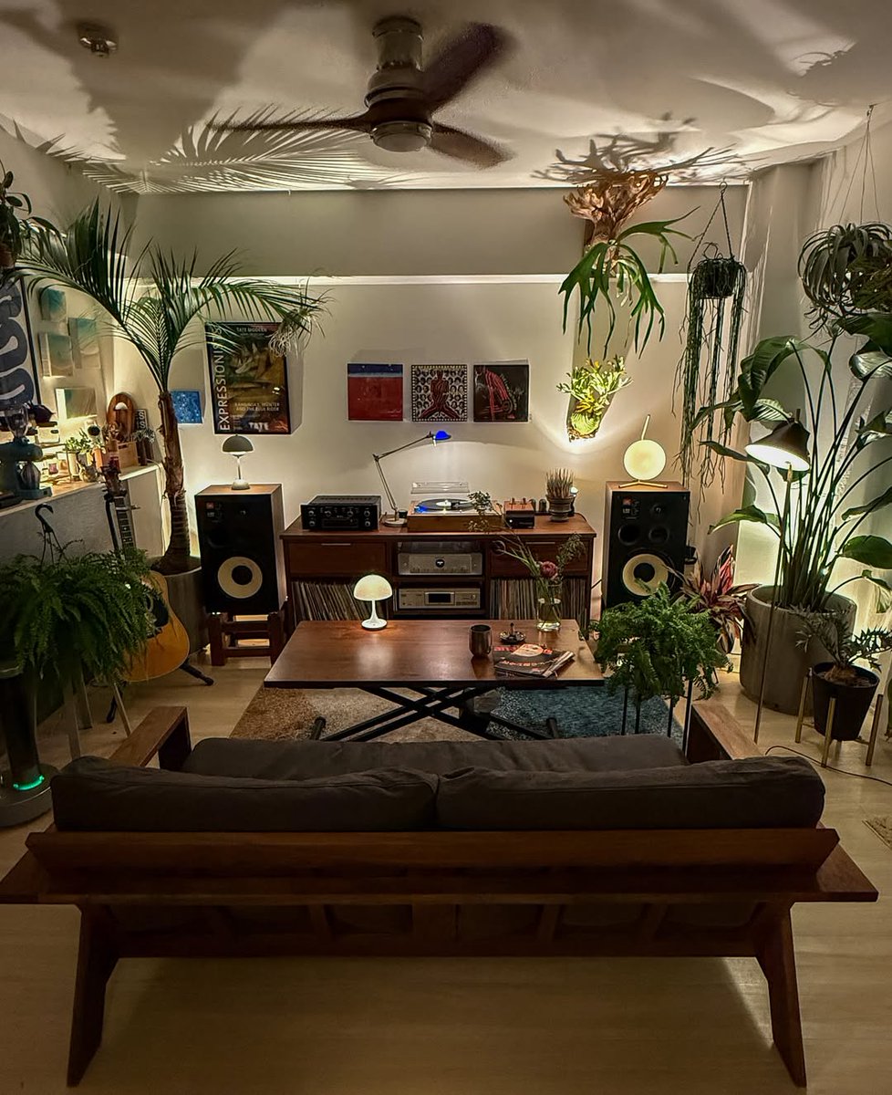 interiorsuckerr's tweet photo. What music would you listen to in this room? https://t.co/xK1hXkFzDK