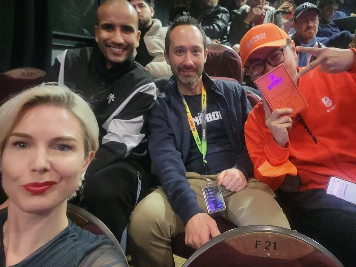 About to go on stage with this excellent crew. <a href="/borgetsebastien/">Sebastien 🏞</a> <a href="/chlagousami/">Chlagou Sami</a> <a href="/BitboyOne/">BitBoy</a> <a href="/z3thnft/">z3th</a>