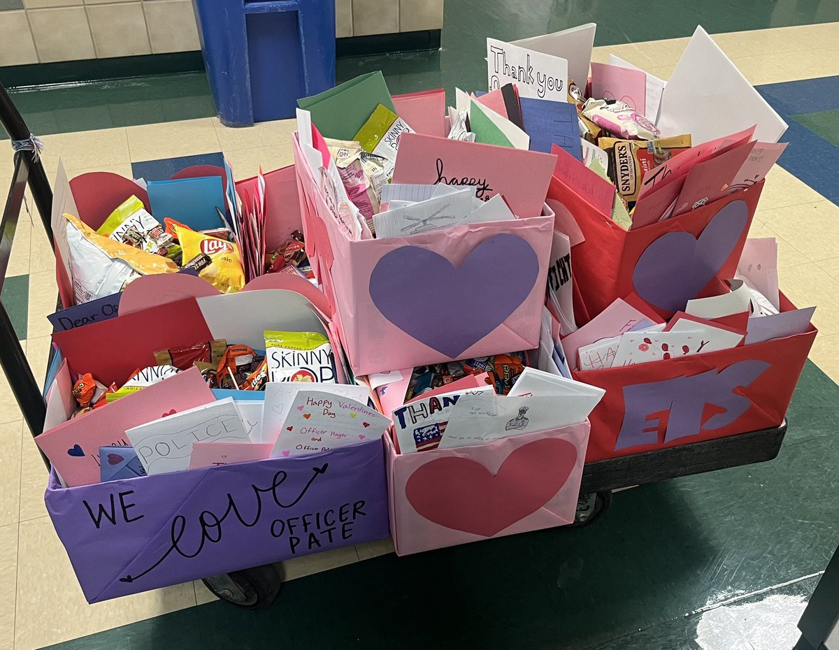 Eubanks loves Officer Hager, Officer Pate and Southlake DPS!! We appreciate all you do for our <a href="/EubanksDragons/">Eubanks Intermediate</a>!👮🏼‍♂️💙👩🏼‍🚒 #HometownHeroes #ValentinesDayLove #CompassionateService #SprinkleKindnessLikeConfetti <a href="/SouthlakeDPS/">Southlake DPS</a> <a href="/Carrollisd/">Carroll ISD</a> <a href="/GeorgeDawsonMS/">Dawson Middle School</a>