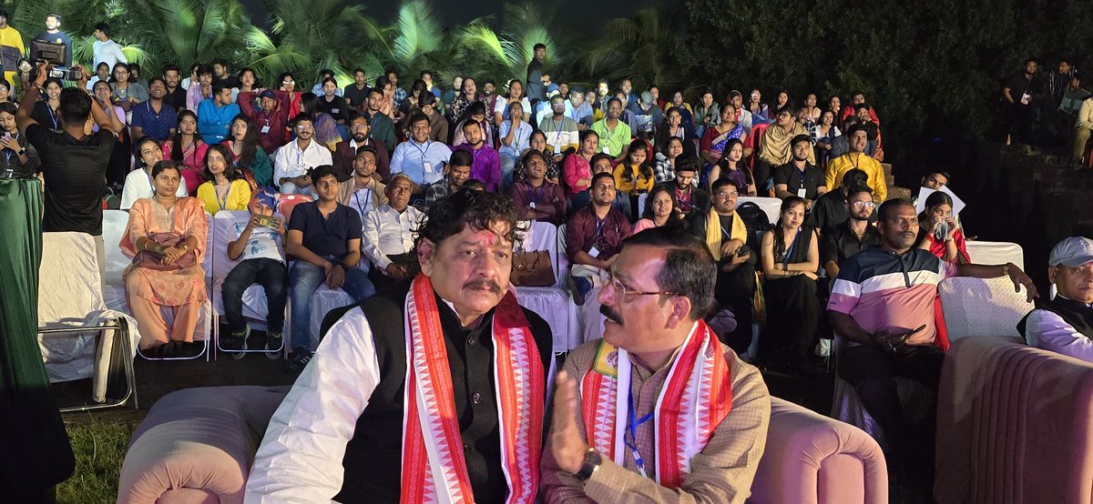 GMohapatraBjp's tweet photo. ପୁରୀ ଠାରେ ନ୍ୟାସନାଲ୍ ୟୁଥ ଇଣ୍ଟିଗ୍ରେଟେଡ ସେଣ୍ଟର ଦ୍ଵାରା ଆୟୋଜିତ #Glory_Fest-2025 ସାଂସ୍କୃତିକ ଉତ୍ସବ କାର୍ଯ୍ୟକ୍ରମରେ ପୂର୍ବତନ ବିଧାୟକ ଶ୍ରୀ ଜୟନ୍ତ କୁମାର ଷଡଙ୍ଗୀଙ୍କ ସହ ଯୋଗ ଦେଇ ପିଲାମାନଙ୍କୁ ଉତ୍ସାହିତ କରିବା ସହ ପୁରସ୍କାର ପ୍ରଦାନ କଲି l https://t.co/AildhGELS0