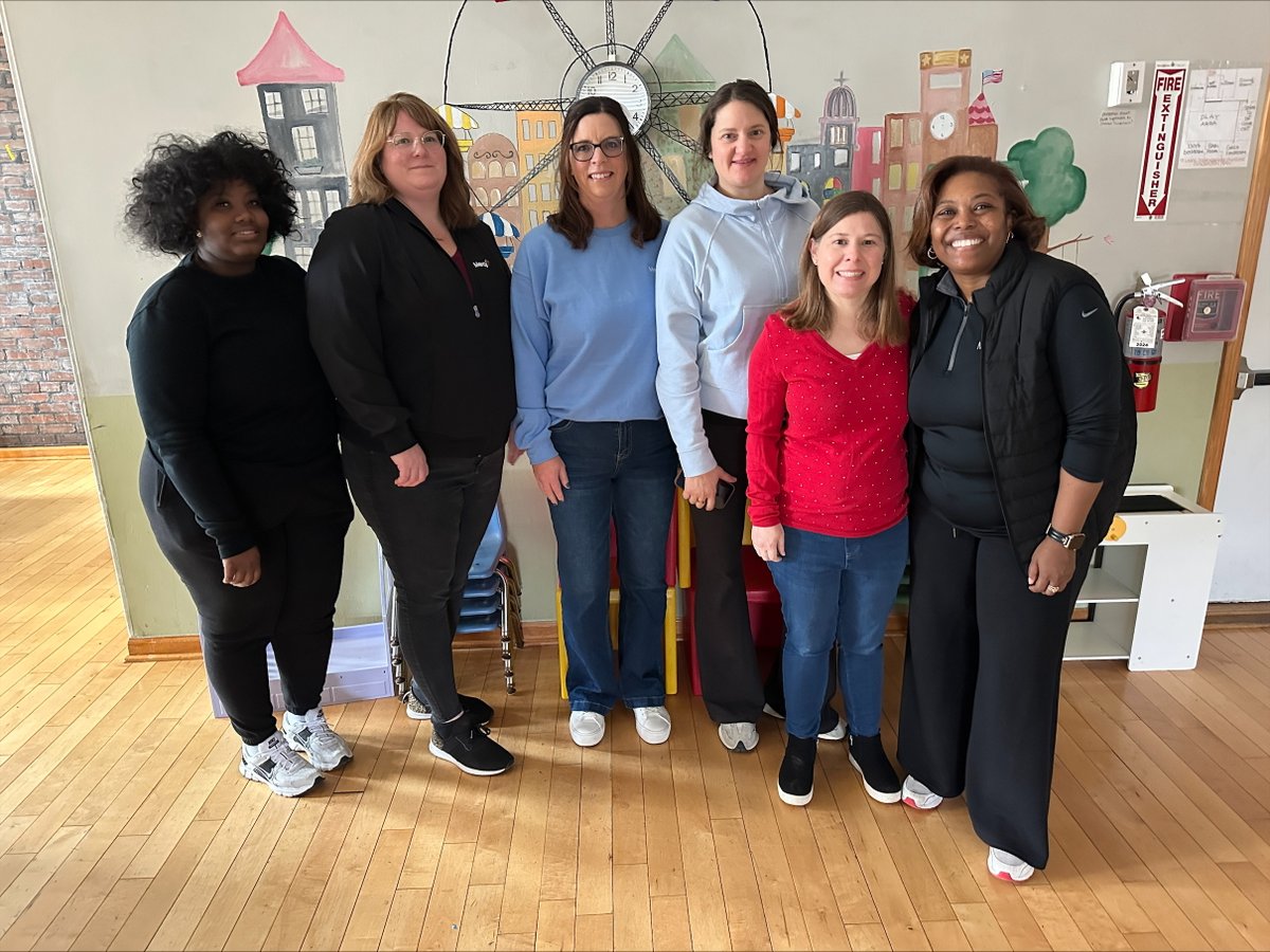 STLCrisisKids's tweet photo. 🚨 Shoutout to the amazing @mercysaintlouis  volunteers! 🚨

This hardworking team helped organize our basement, making it easier for us to serve families in crisis. Your generosity &amp; teamwork make a real difference! 💙💛

Thank you for supporting our mission! 🙌
#SLCN #Volunteer https://t.co/G4prEqK7th