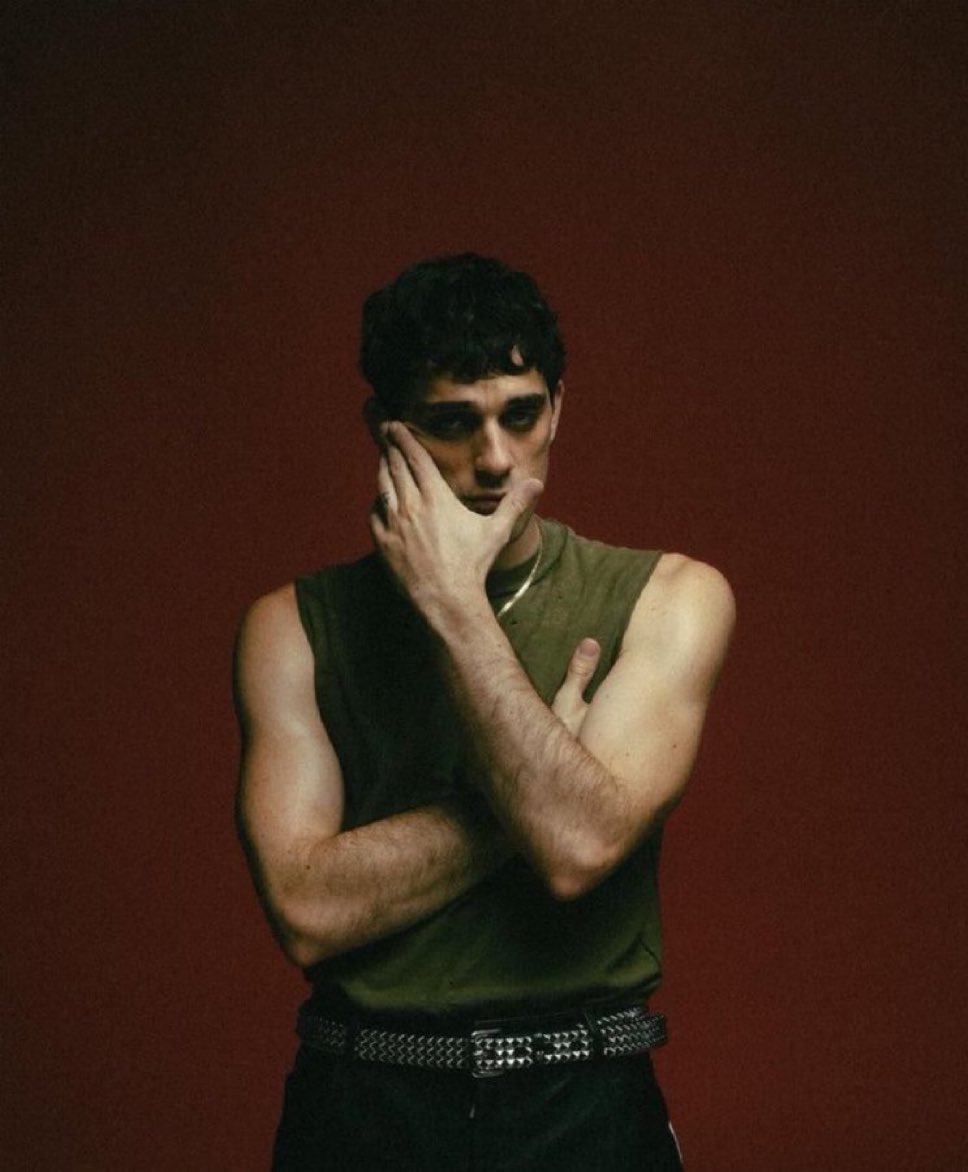 itparade_'s tweet image. “La tana del granchio” è la quarta top 10 nella classifica settimanale singoli FIMI per #Bresh.

#1 Guasto D’Amore
#1 Nightmares coi @pinguinitattici 
#8 La tana del granchio
#9 Torcida