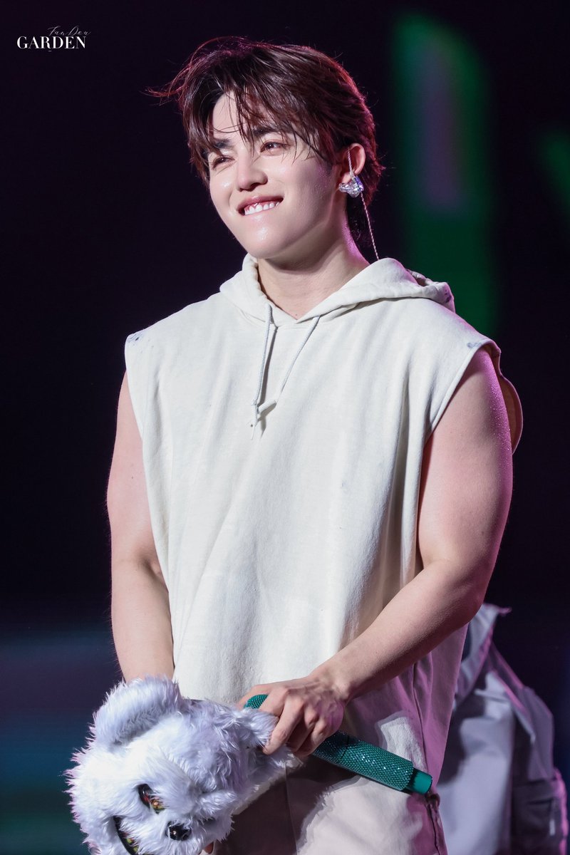 NovaEira's tweet photo. Seungcheol of the day: https://t.co/x2SOc1mzWG