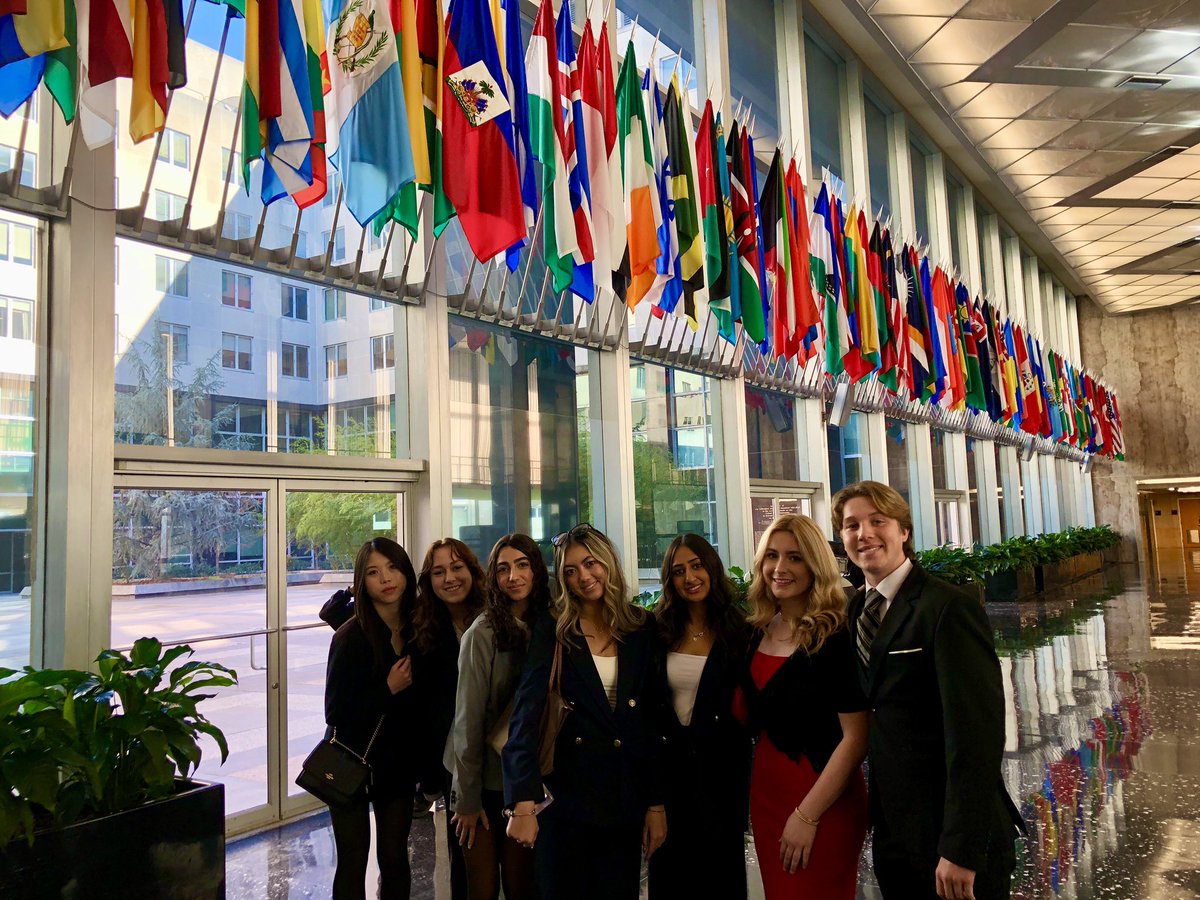 MUNSM's tweet image. Global leaders in the making! 🌍🇺🇸 Our SMCHS MUN delegation had an incredible experience at the U.S. State Department during #NAIMUN. Diplomacy starts here! #EaglesInDC #FutureAmbassadors