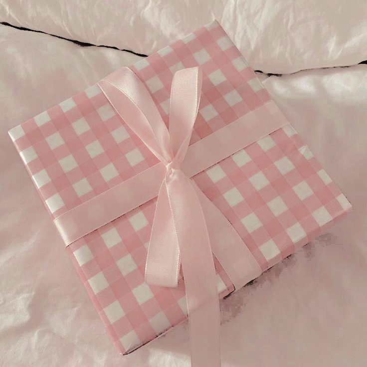 coenquer's tweet image. [package delivery 🚚🎁 — to: @areumhwa]

Happy Yejin Day! Selamat ulang tahun, Yejin. Semoga di hari spesial ini kamu diberkahi dengan kebahagiaan dan kesehatan, serta semua harapanmu segera terwujud. Aku harap kamu menyukai kadonya.

— Im Hyeonjun.