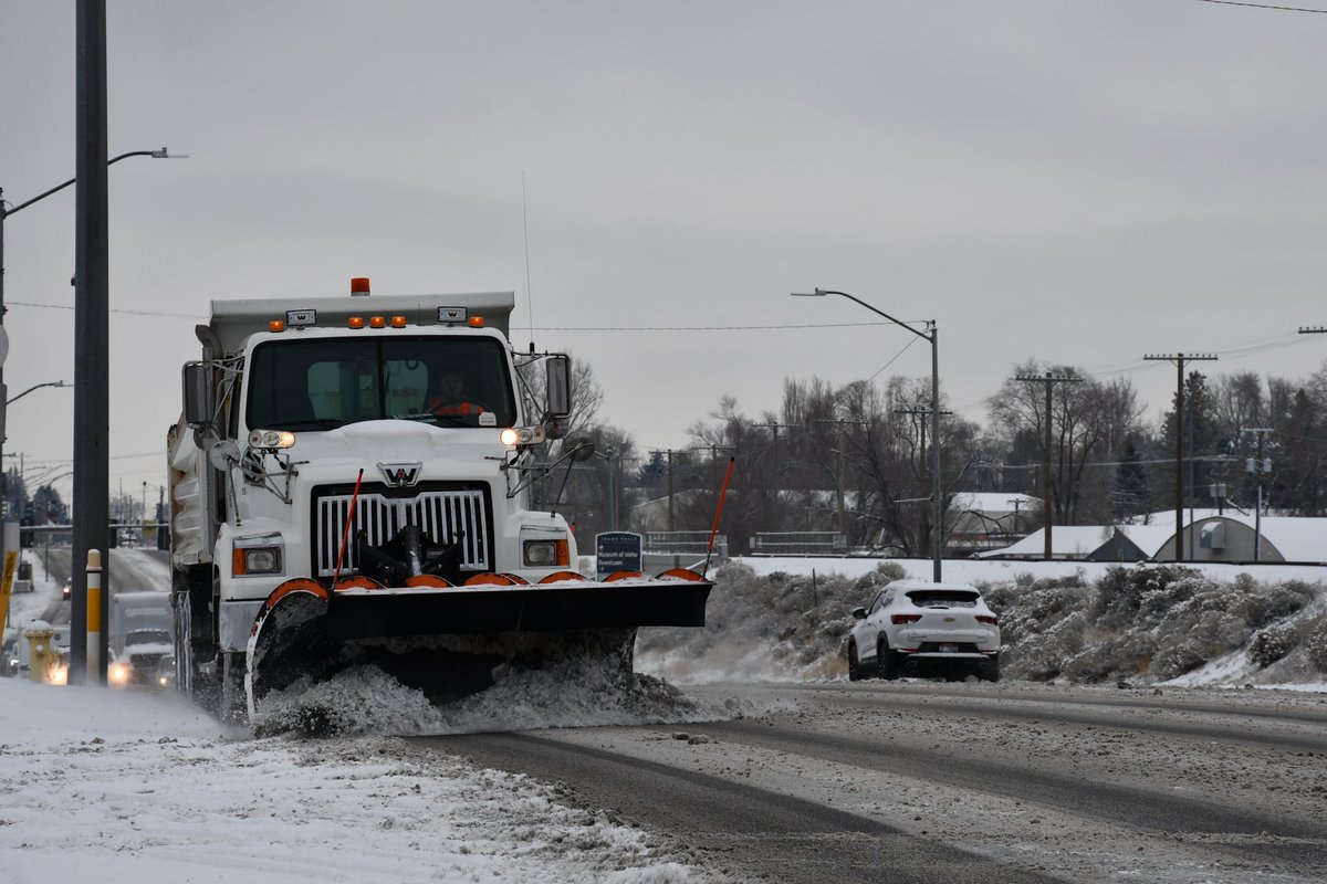 ❄️Snowplow Safety Tips ❄️

✅ Slow down and make room. The safest place is behind the plow, not in front or beside. 

✅ Never pass a snowplow. plows have blind spots, and it’s dangerous.

✅Give them space! Snowplows are wider than most vehicles

#IdahoFalls