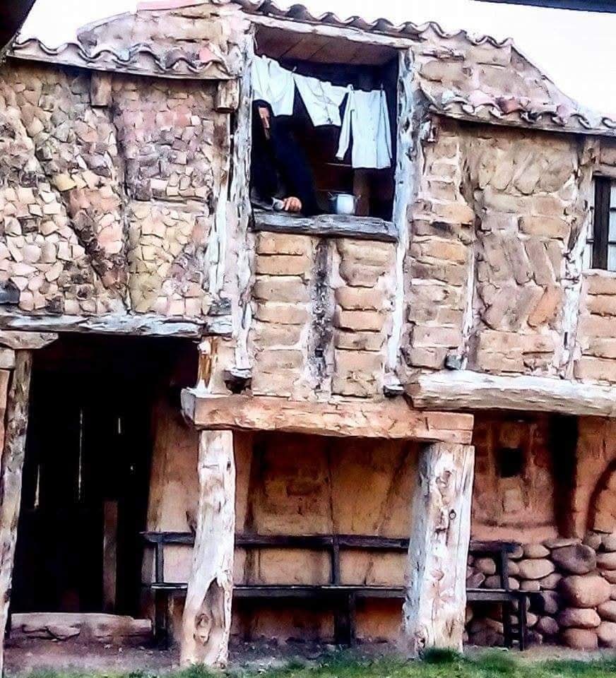 Territorio ArtLanza en Quintanilla del Agua #Burgos 
Por Yolanda Carranza Berezo 
#Burgosenelmundo te muestra 
#Burgospordescubrir un #BurgosDestinodeEnsueño en #BurgosTeEspera #BurgosParaiso