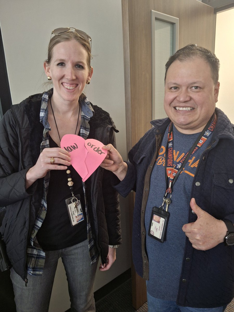 I loved having PD on campus <a href="/BrosnahanES/">Brosnahan Elementary</a> today! It was such a great way to wrap up the week with learning and campus team building! #yellowsquad <a href="/joeluna35/">Joel Luna</a> <a href="/MsKFaulkner/">Kaitlin Faulkner</a> <a href="/MrsReyesBroncos/">Alejandra Reyes, M.Ed</a>