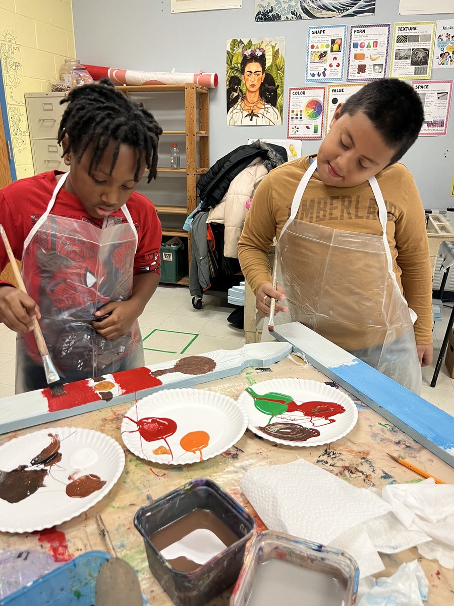 DillardMagnetES's tweet photo. Thanks to United Artist Virginia Maier and our art teacher, Mrs. Kasdan, for collaborating with our talented third graders to bring this picket fence commUNITY project to life! #AIS4all @UnitedArtsWake @rsykez @MollyMo518 @jqjoyner1 @wcpssmagnets @ddmespta https://t.co/FblUoN2xeT