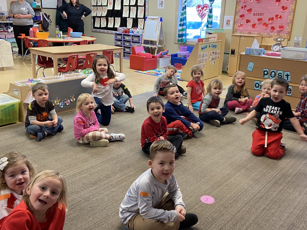 ClintonPreschoo's tweet image. Happy Valentine&apos;s Day! ❤️❤️❤️@ClintonPreschoo @CCSredwolves