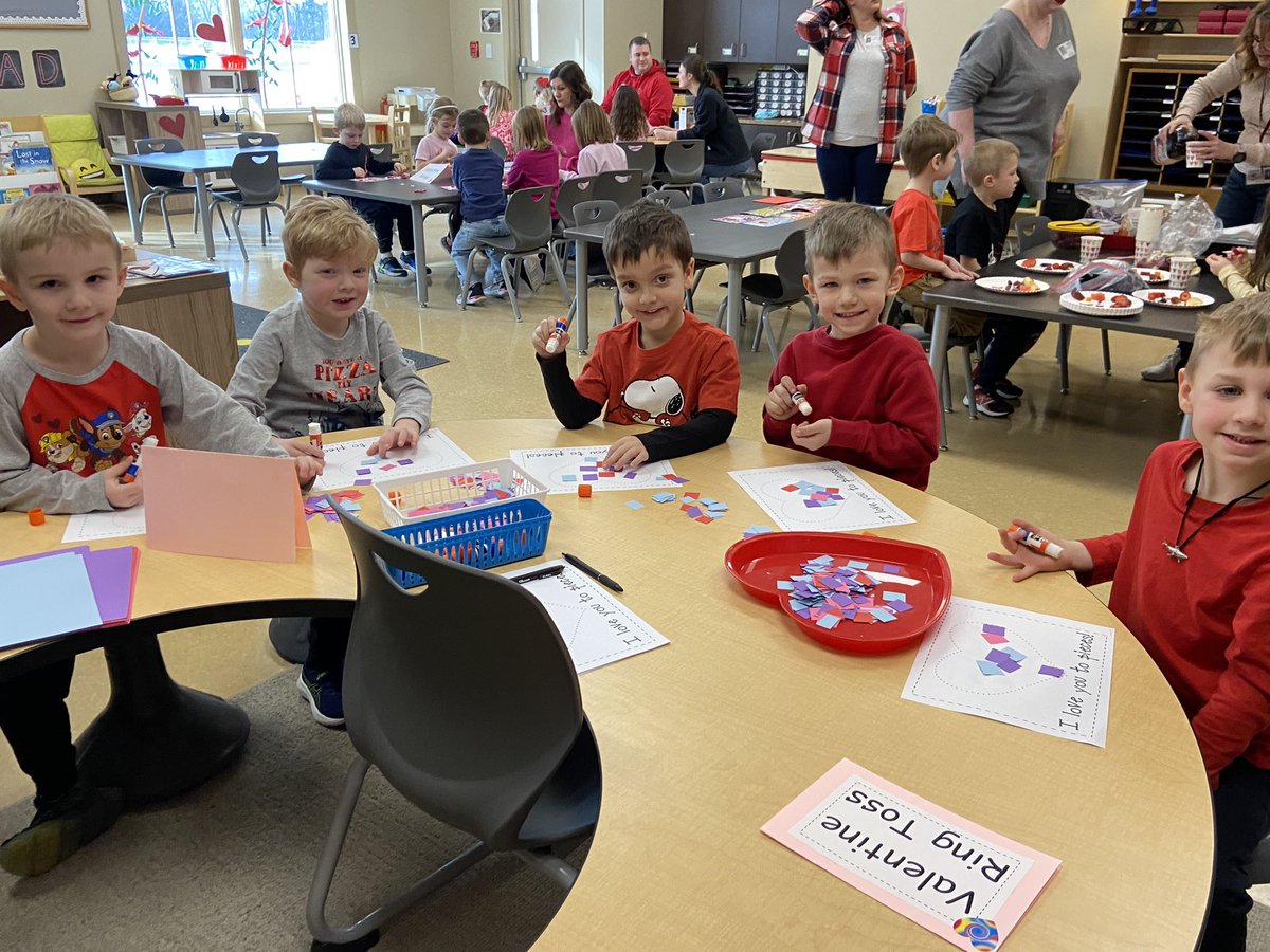 ClintonPreschoo's tweet image. Happy Valentine&apos;s Day! ❤️❤️❤️@ClintonPreschoo @CCSredwolves