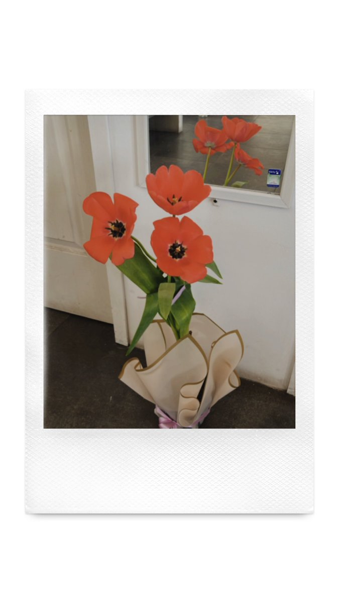 V A N I A tweet media