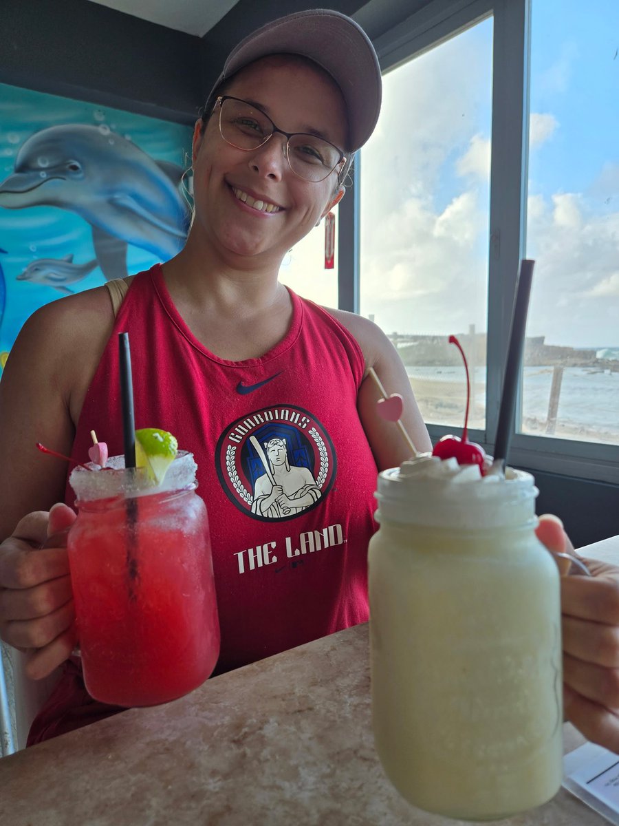 Rusty_gaming7's tweet image. Happy Valentine’s Day! We spent it on the beach, then a dinner by the ocean❤️