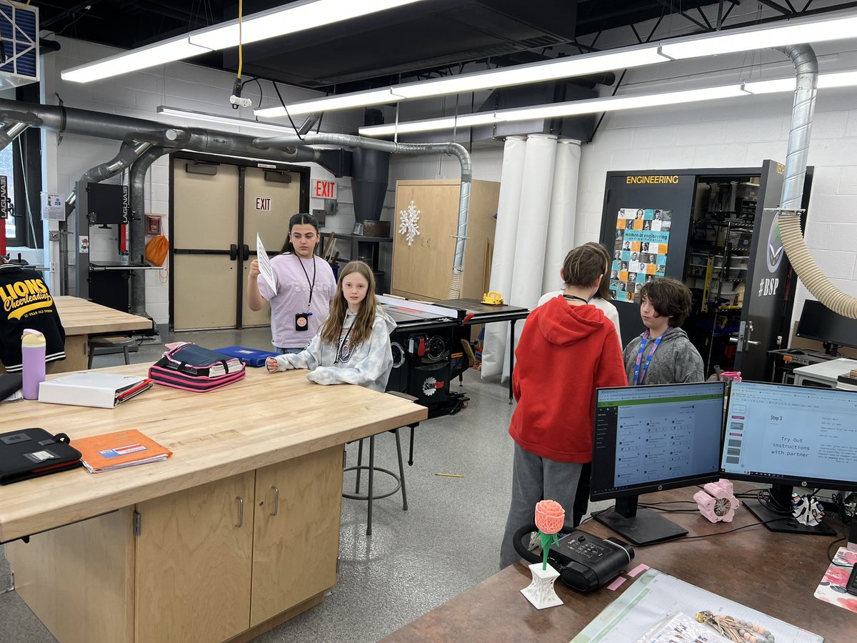apopetech's tweet image. 6th grade coding students @BeachStreetWI finished off the week with their code a friend activity! They were very creative! #Unpluggedcoding #WIproud