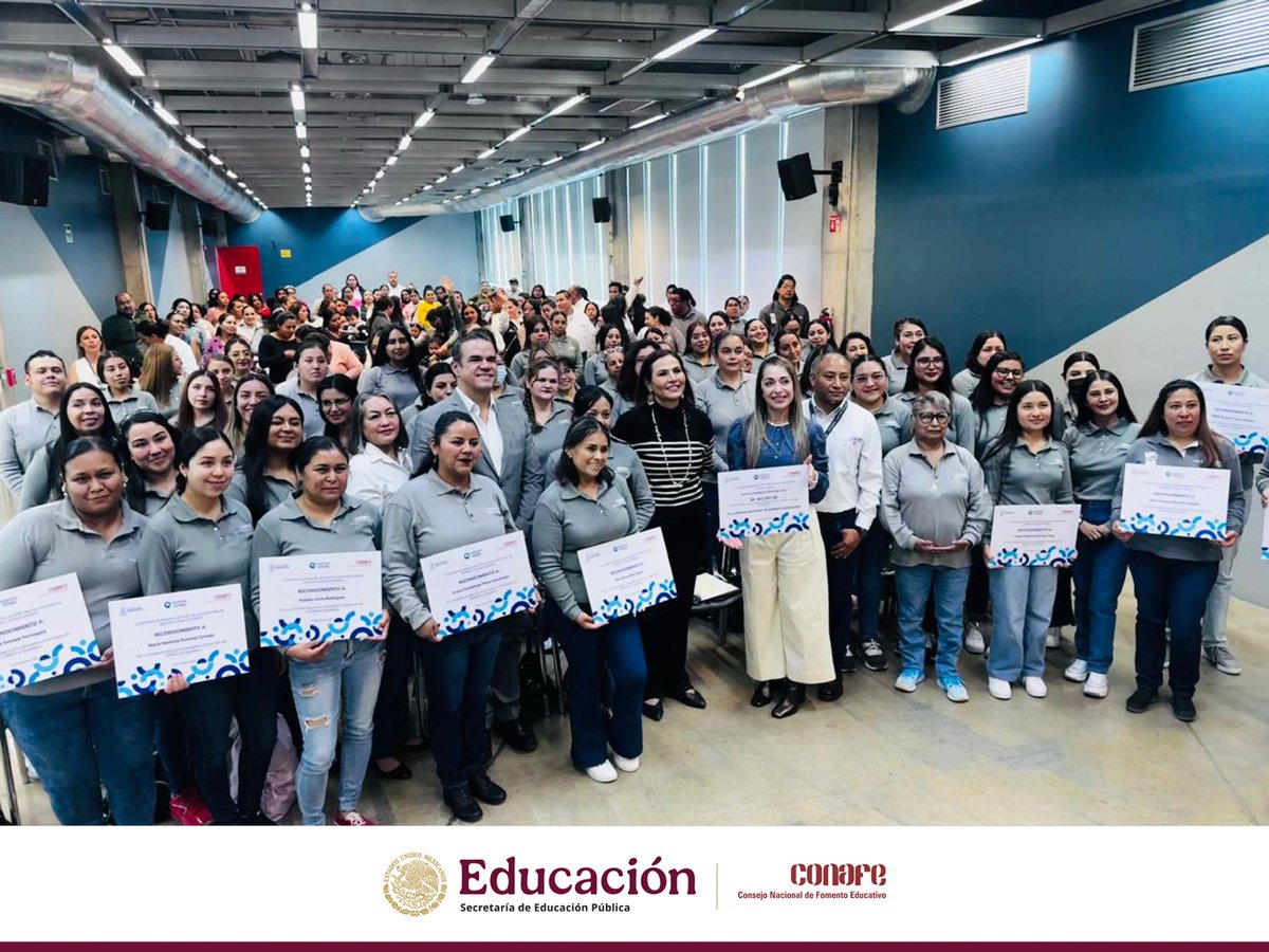 CONAFE_mx's tweet photo. El Conafe Querétaro y @educacionqro, renovaron su compromiso de llevar educación inclusiva a niñas, niños y adolescentes en localidades rurales, al firmar el Anexo Técnico del Convenio para el Fortalecimiento del Programa de #Educación Comunitaria 2025. 
https://t.co/uFnRJr1RYD https://t.co/HNb2llboRA