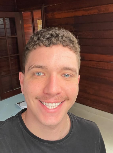 abrantesluizz's tweet photo. 🚨ÁGUAS CLARAS: Um homem deu entrada no pronto-socorro com um objeto de quase 1 metro de comprimento introduzido na cavidade retal.  Ele foi atendido com urgência, mas não conseguiu explicar como o objeto foi parar no seu próprio ânus. https://t.co/o91729MVjj