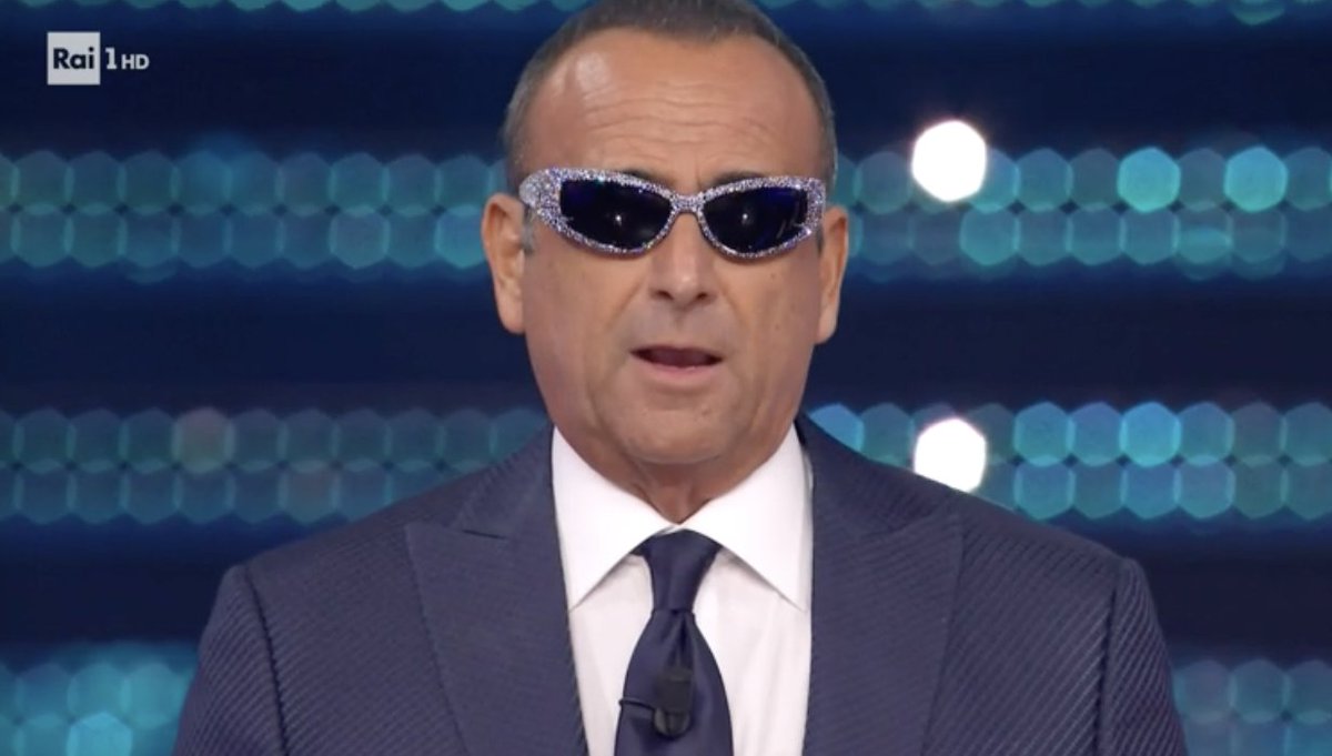 trash_italiano's tweet photo. #Sanremo2025 https://t.co/6EHGFp7ZOd