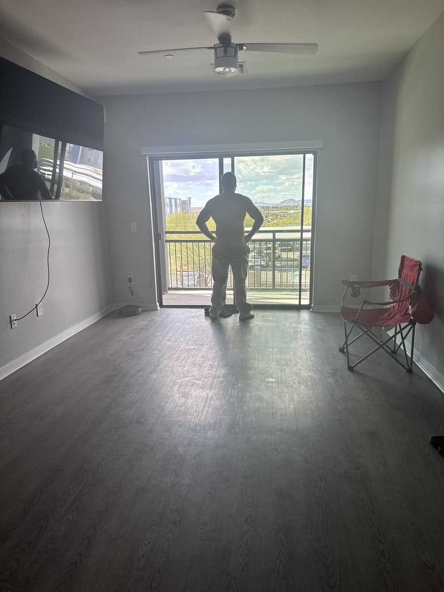 <a href="/AndyFryz/">Andy</a> and I helped Kruhmmy set up his new place! Can we get a hell yeah!? (Zoom in for a surprise)