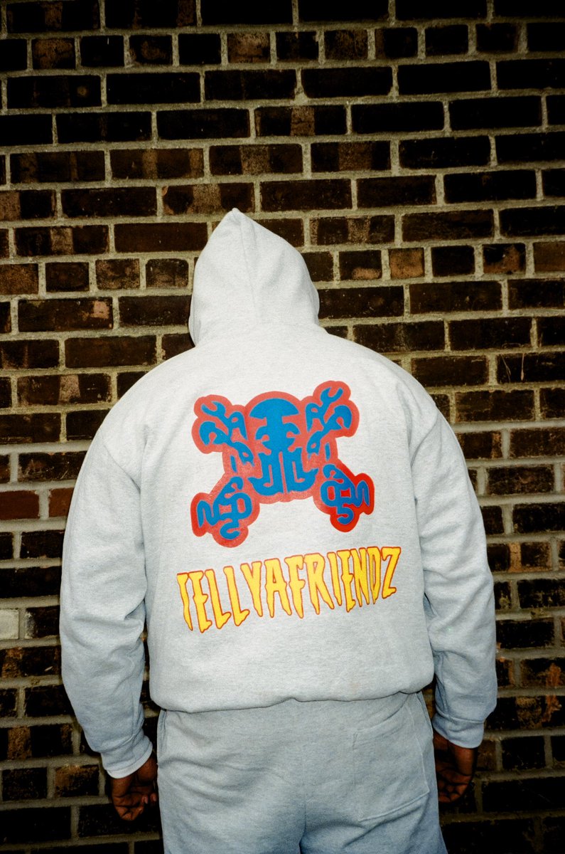 tellyafriendzma's tweet image. So I did a shoot for my brand inspired by the one and only … I call this the FRIENDZLY NEIGHBORHOOD SUIT 🕷️