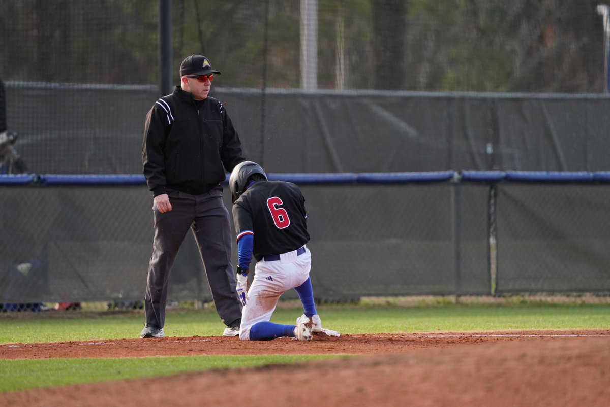 Cooper Prince Triple makes the score 9-1 Wolves 😤

#WeAreOne