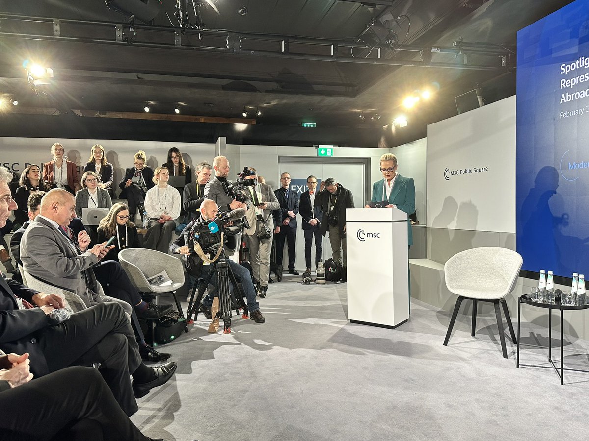 Юля Навальная <a href="/yulia_navalnaya/">Yulia Navalnaya</a> выступила на Мюнхенской конференции - с речью о том, что с Путиным договариваться нельзя ни при каких обстоятельствах. И учитывая контекст последних дней, она хочет подчеркнуть: если все-таки договориться с ним, то он обманет и предаст все равно