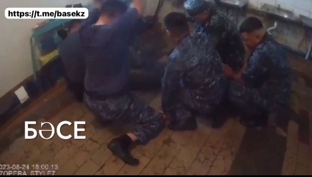 Ardak_Bekten's tweet photo. 3/9
the court acquitted all 12 defendants.
The trial of 12 employees of the colony in the city of #Atbasar was held with the participation of jurors. According to the court's verdict, all 12 former employees of the colony were found not guilty.
CAN YOU IMAGINE THIS?
@hrw @coe https://t.co/Q6ALxOtuFi