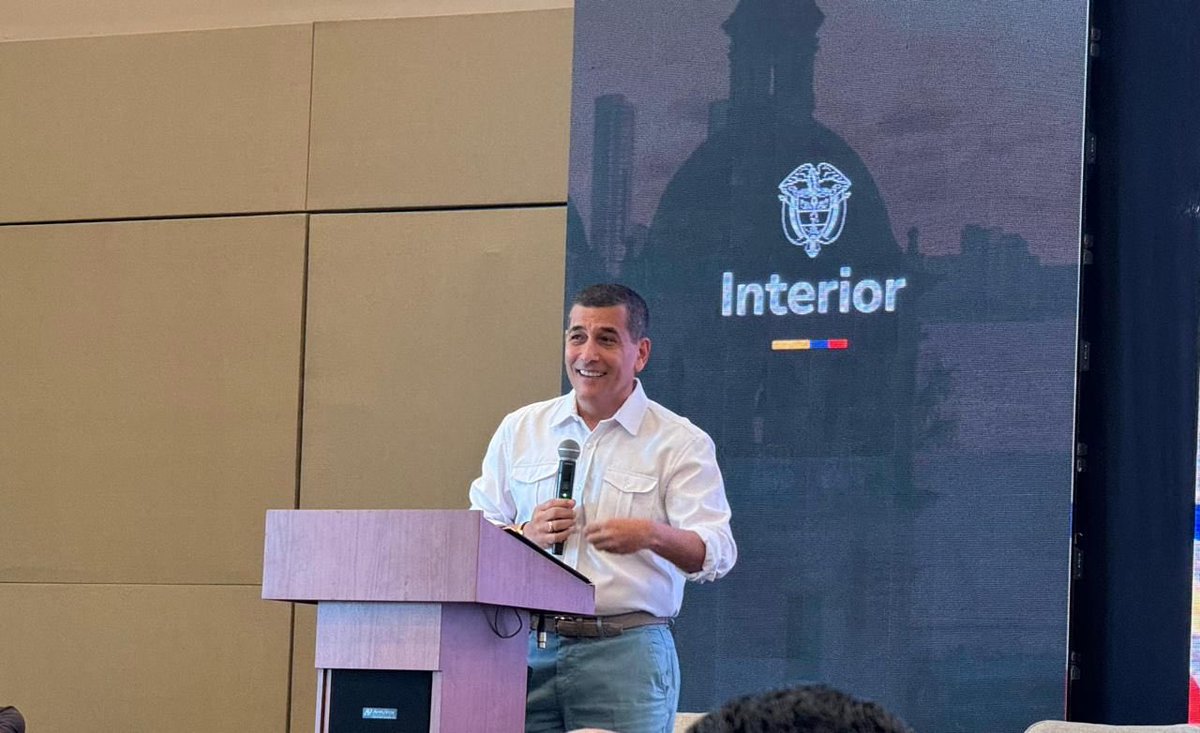 AndresAldanaPa's tweet photo. La Liga de Alcaldes del Caribe es una realidad. Respaldamos esta gran iniciativa convocada y liderada por @dumek_turbay. La autonomía de las regiones es requisito elemental para resolver las necesidades de los territorios. La región unida, será más fuerte. Avanzamos. https://t.co/n4EYP8amrv