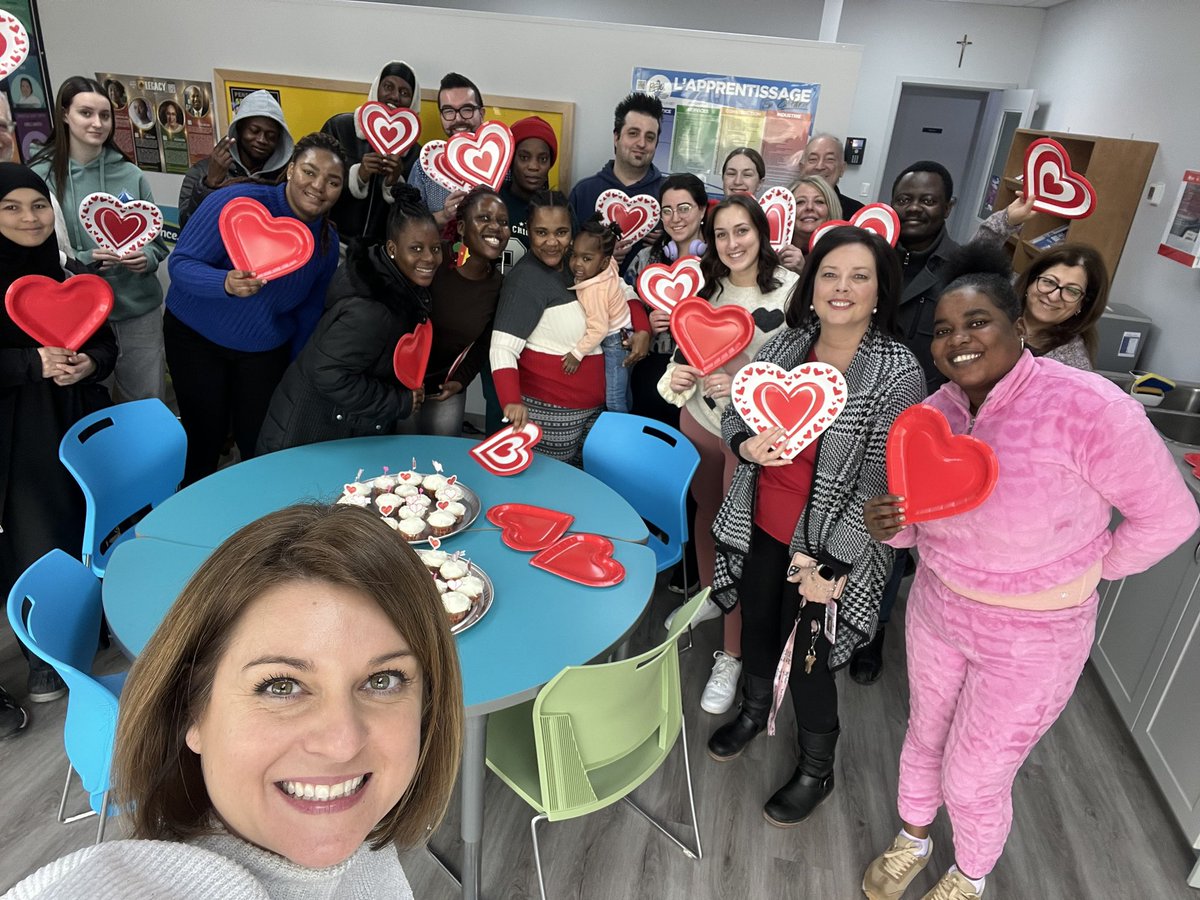 École secondaire catholique Sainte-Trinité tweet media