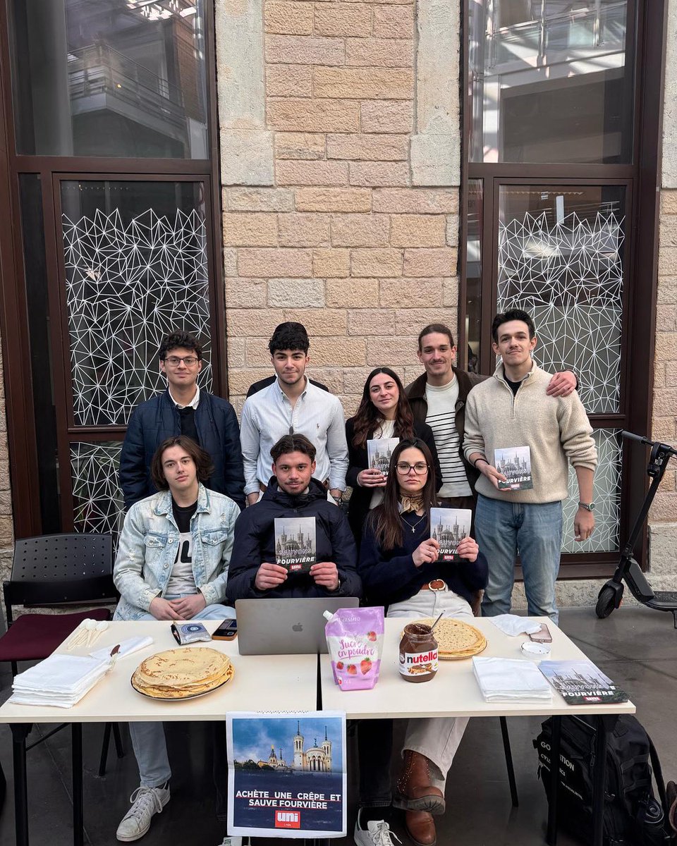 Nous étions aujourd’hui présents sur le campus Saint-Paul de l’UCLy ! 🔴⚪️

Nos militants ont organisé une vente de crêpes donc la recette sera redistribuée aux associations de sauvegarde de Fourviere. 

Étudiant lyonnais, défends ton patrimoine et rejoins l’UNI 🦁