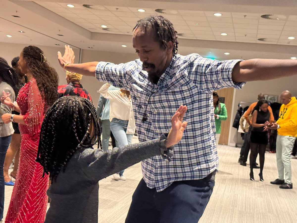 mucyowicyogere's tweet image. I.J.U.R.U ry' A.B.A.T.O !

#intore i #Rwanda 
#mpamirizaubuzima 
#mpamirizaurukundo 
#mpamirizaumurage

Ishusho: Rwibutso Judith  🙏🏾🙌🏽