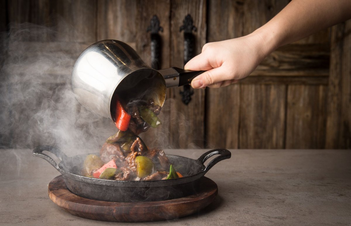 Make it a steamy Valentine’s Day with our sizzling black pepper beef and our signature sizzling tofu!— and toast to your love on us. Free champagne toast for any lovebirds with the purchase of an entree! 🥂